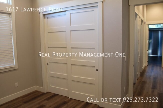 Building Photo - 1617 Lawrence Rd