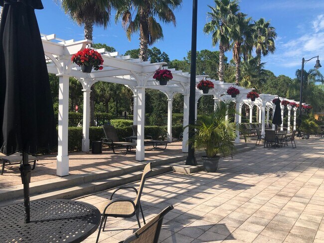 Building Photo - MOVE IN OCTOBER! 3rd floor 3BR/2BA Condo -...