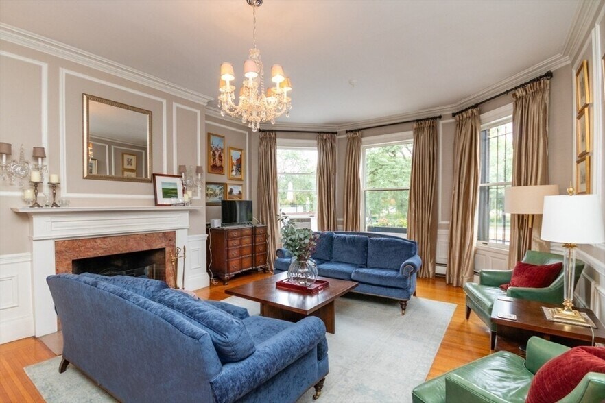 Building Photo - 103 Beacon St