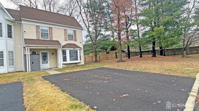 Primary Photo - 8 Cosgrove Ct