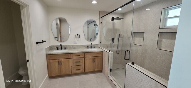 Building Photo - 3024 Sonrisa Dr
