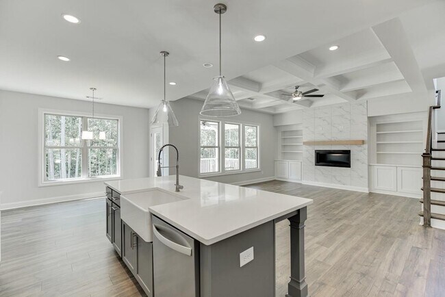 Building Photo - 5580 Suwanee Dam Rd