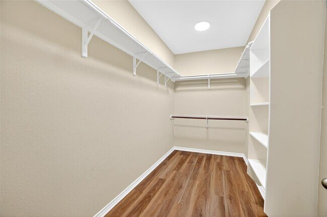 Building Photo - 1090 Sussex Way