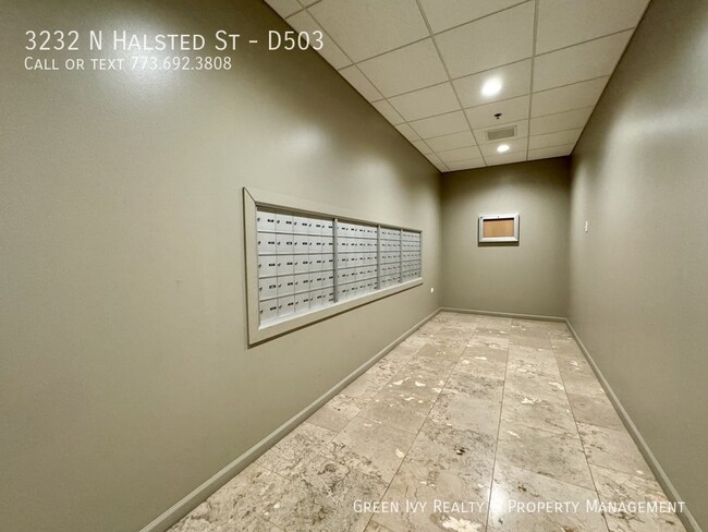 Building Photo - East Lakeview Gem! 2 Bed Condo at Plaza 32...