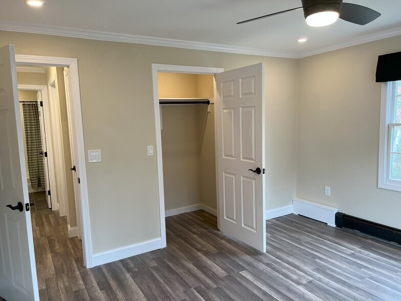 Building Photo - 8 Northbrook Dr