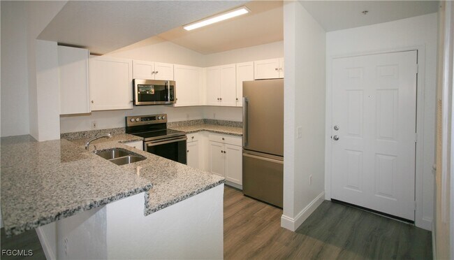 Building Photo - 8288 Key Royal Ln