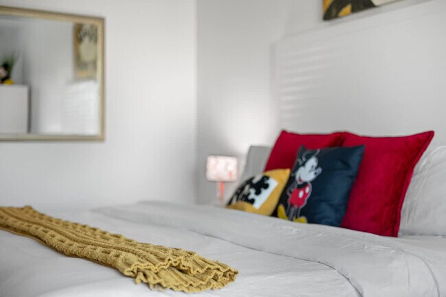 Building Photo - 8303 Palm Pkwy