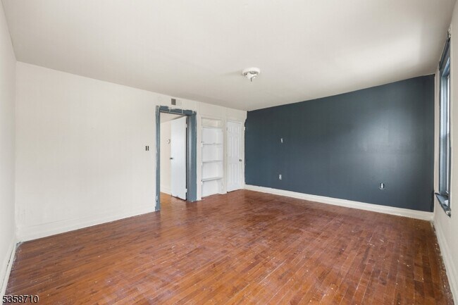 Building Photo - 416 Summer Ave