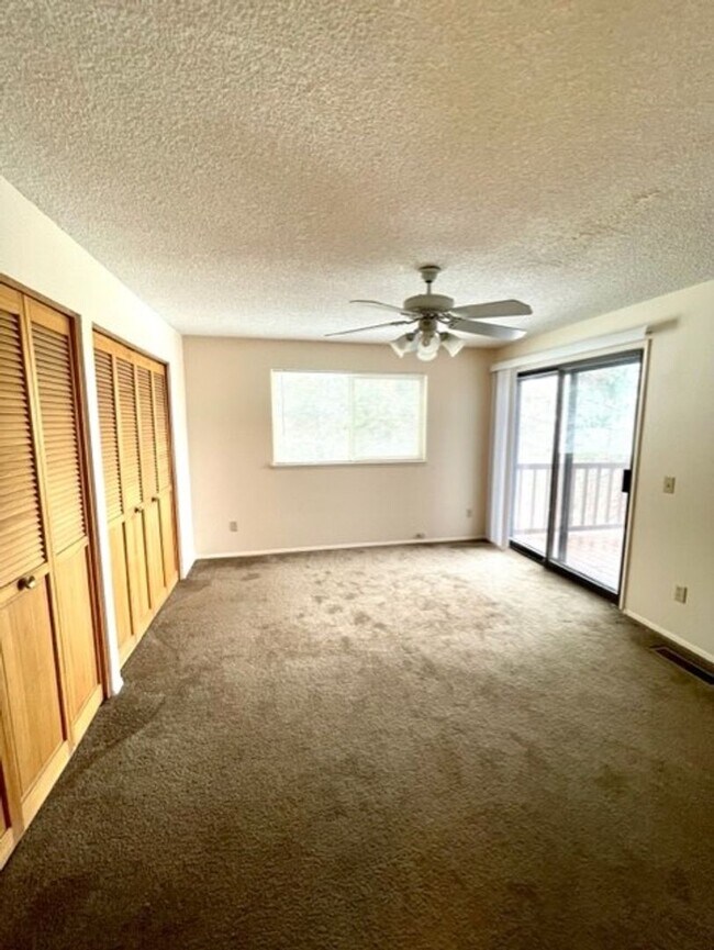 Building Photo - One of a kind property!  Huge lot, great h...