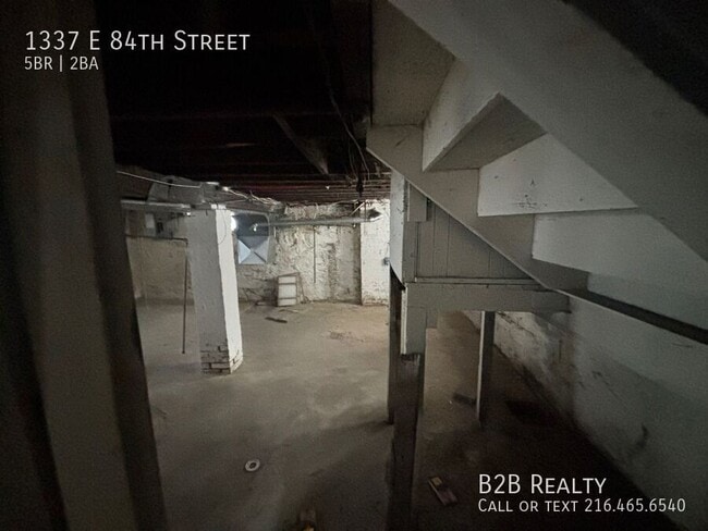 Building Photo - 1337 E 84th St