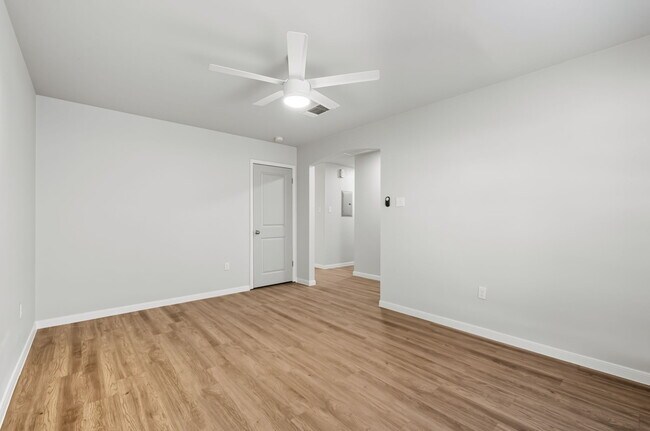 Building Photo - 2414 Rutledge St