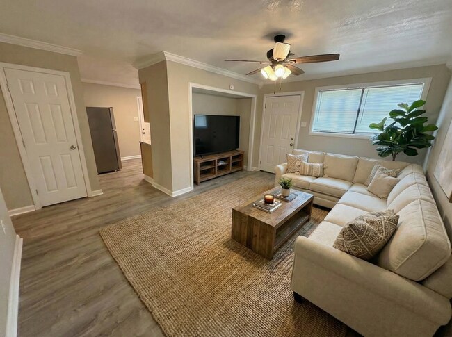 Building Photo - 1537 Boxwood St