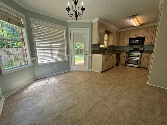 Building Photo - 1215 Arbor Hill Dr