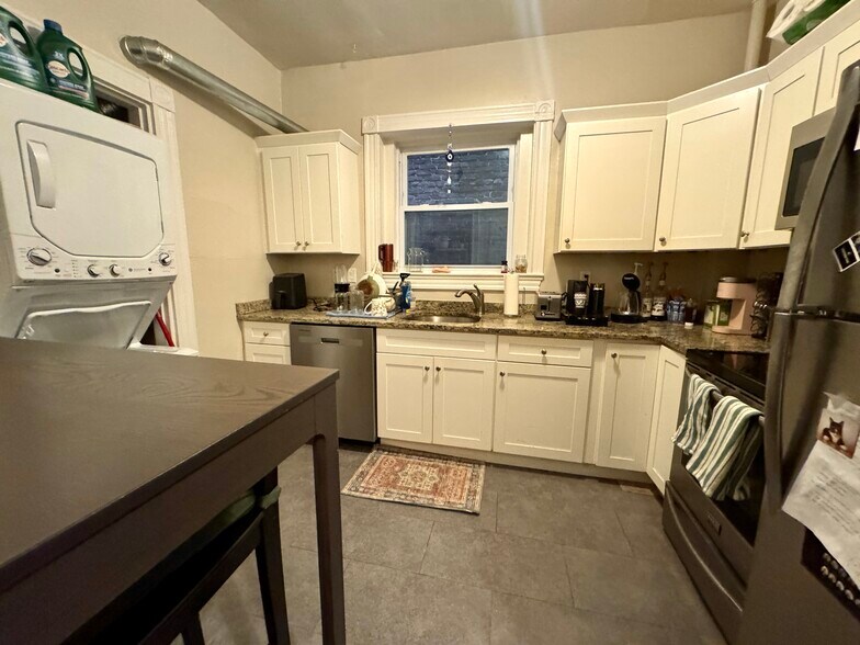 Building Photo - 614 Columbus Ave