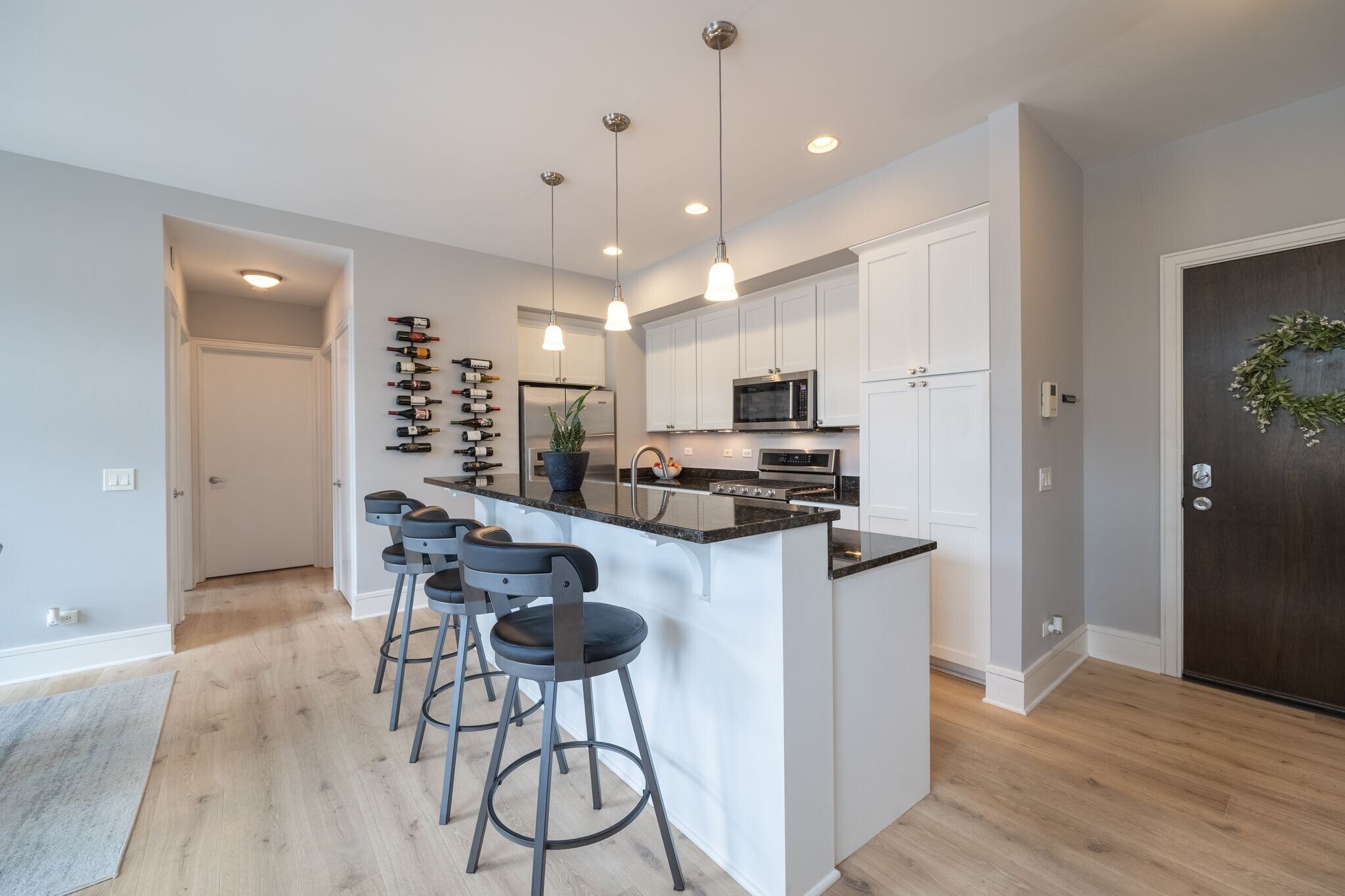 Building Photo - 711 W Grand Ave