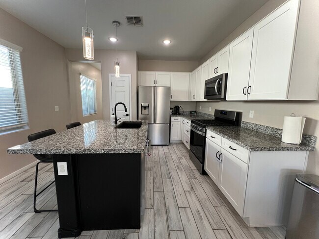 Building Photo - 2126 N Marketside Ave