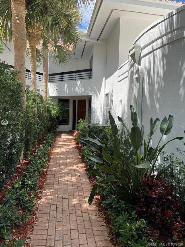Building Photo - 3475-10 Mystic Pointe Dr