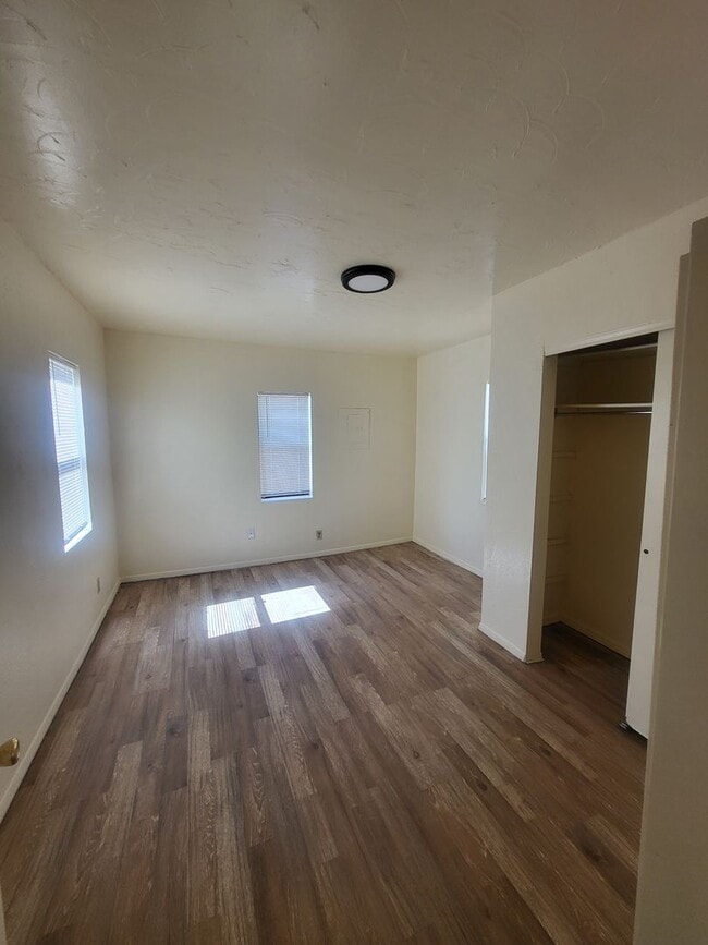 Building Photo - Little North Valley home
