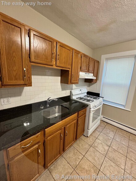 Building Photo - 97 Marion St