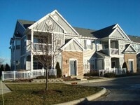 Building Photo - 2215 Aurora Dr