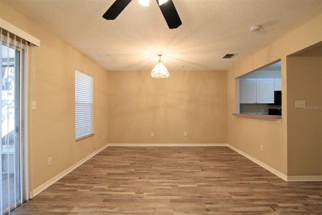 Building Photo - 1066 Dolphin Dr