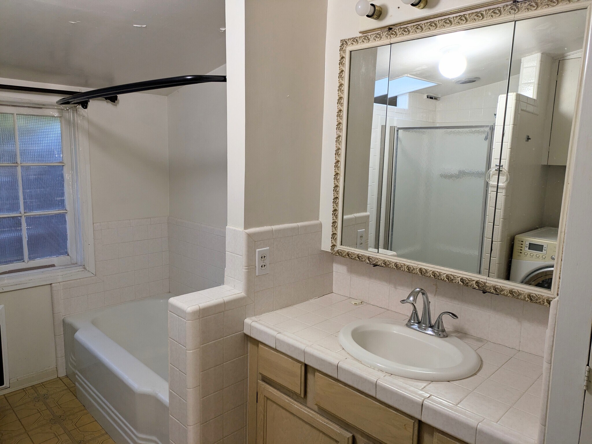 Building Photo - 169 S 200 W