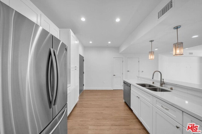 Building Photo - 4114 Vantage Ave