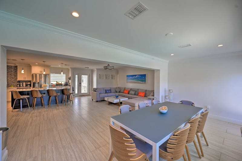 Building Photo - 5330 Bayshore Ave