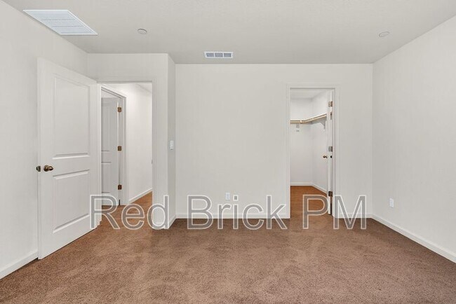 Building Photo - 393 Sullivan Dr