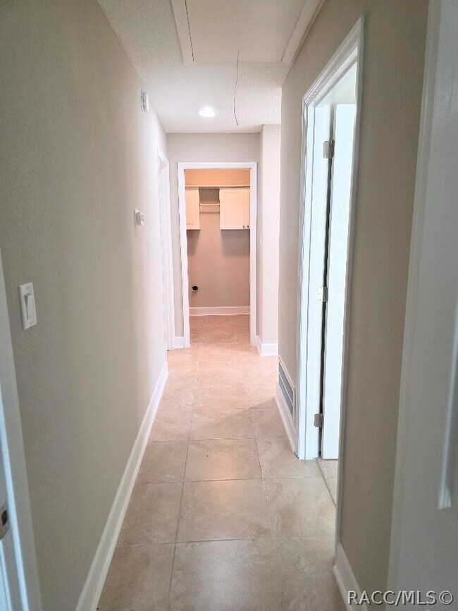 Building Photo - 11612 W Kingfisher Ct