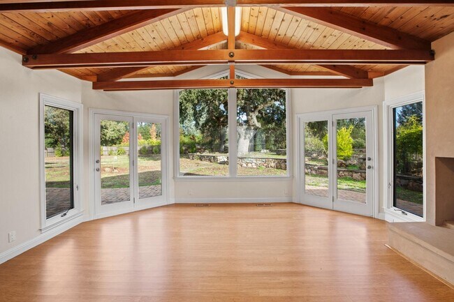 Building Photo - 27696 Vogue Ct