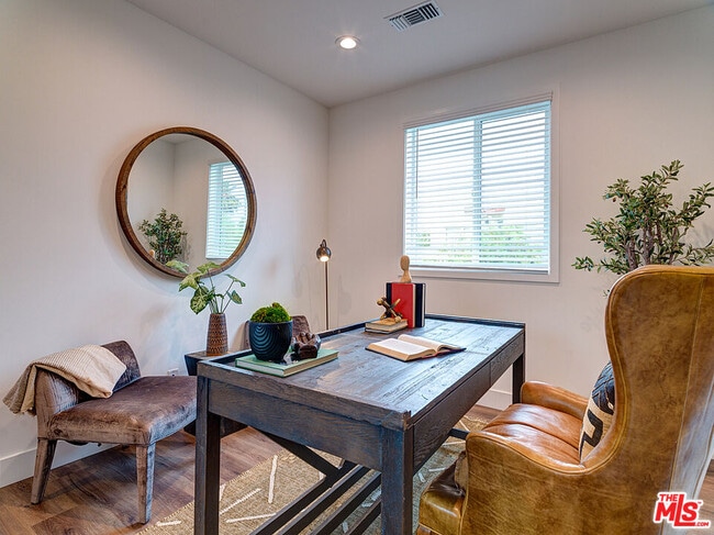 Building Photo - 1278 Meadowbrook Ave