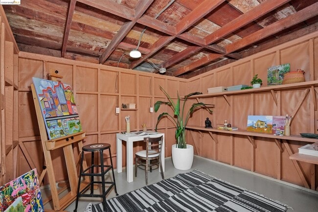 Building Photo - 24639 Leona Dr