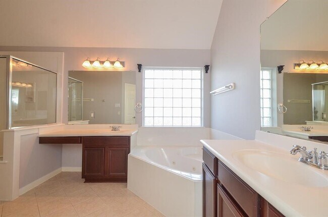 Building Photo - 6726 Oakman Ln