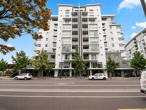 Building Photo - 1310 NW Naito Pkwy