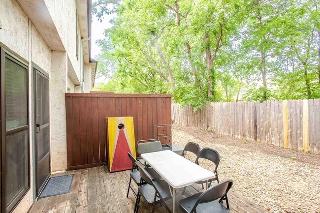 Building Photo - 1307 Kinney Ave