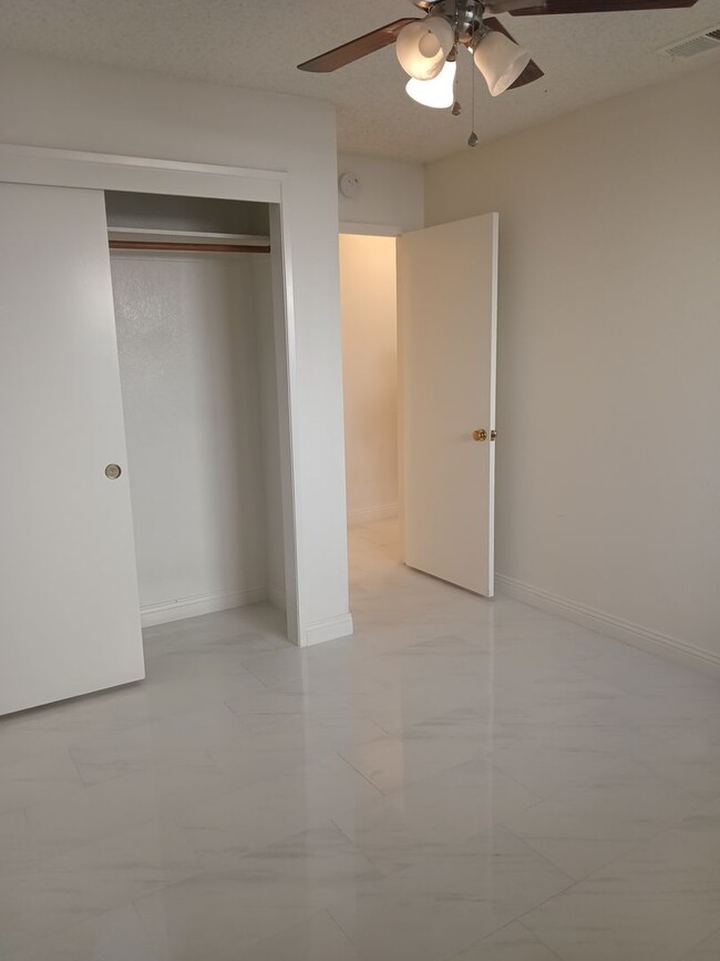 Building Photo - Stylish, Secure, and Pet-Friendly 3-Bedroo...