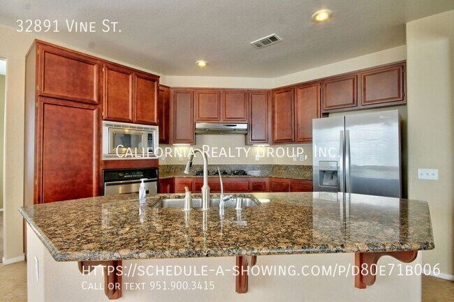 Building Photo - 32891 Vine St