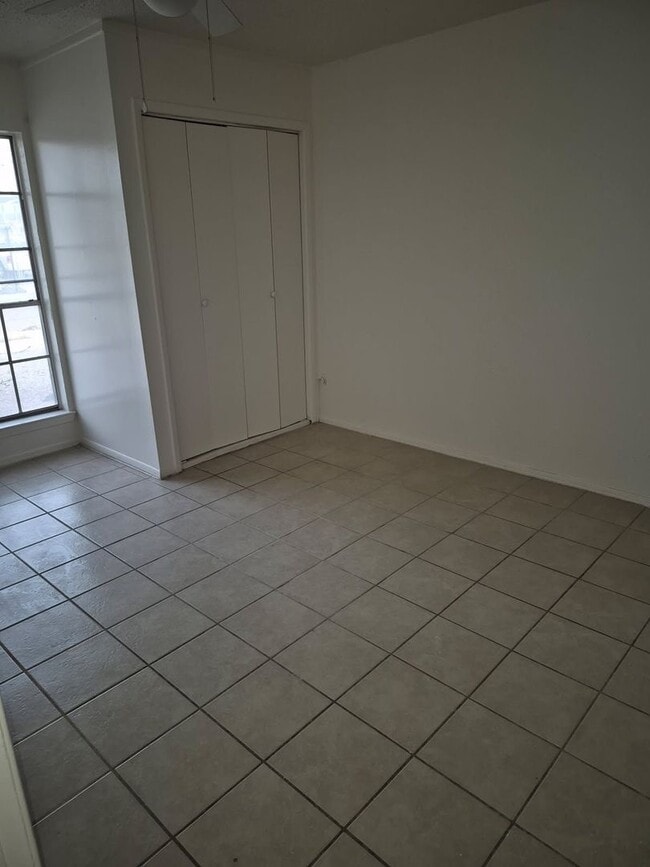 Building Photo - 3421 Tascosa St