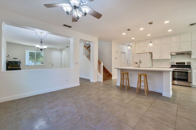 Building Photo - Spacious 4-Bedroom Home, Beautifully Maint...