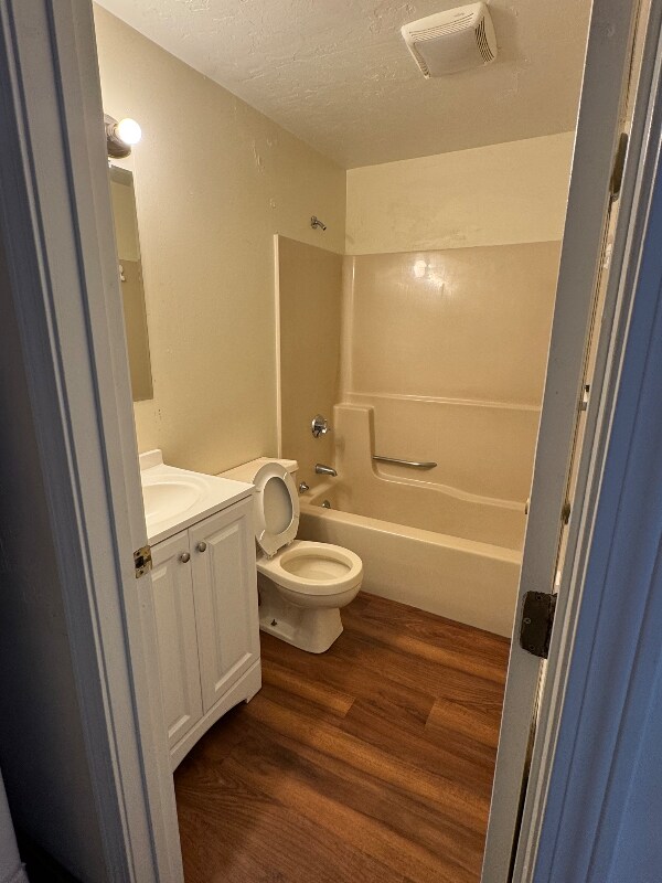 Building Photo - 11 Gibbs St