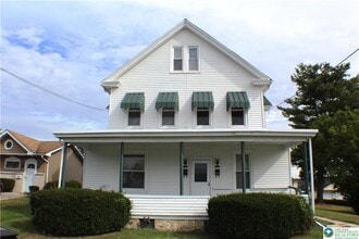 Building Photo - 353 N 6th St