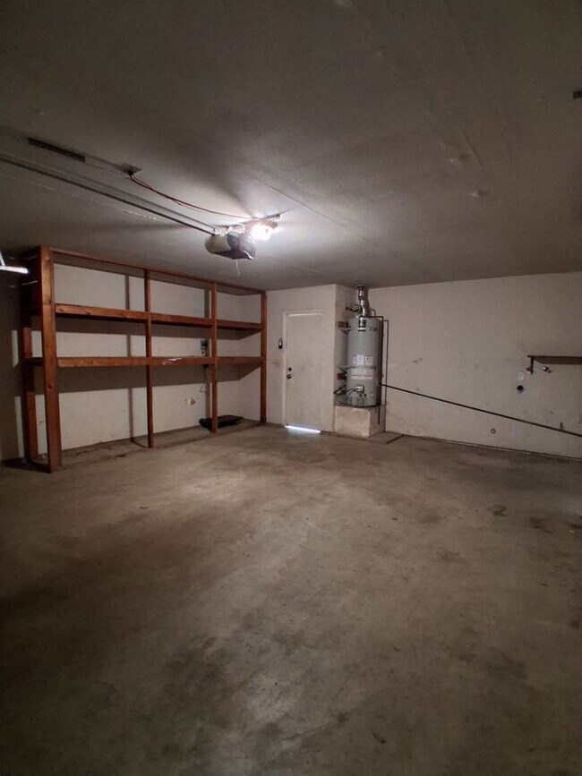 Building Photo - 2068 W Magill Ave