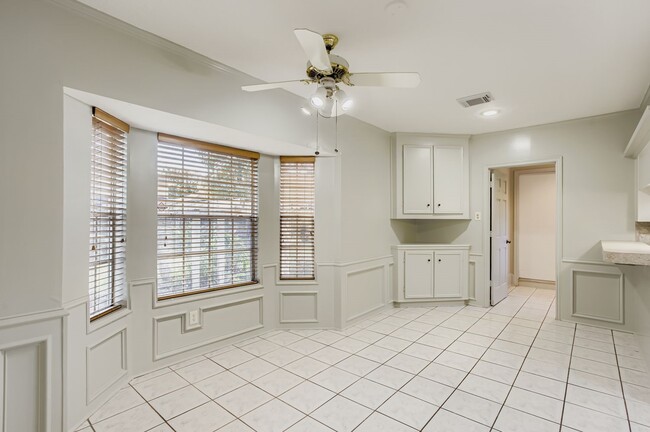 Building Photo - 8518 Rebawood Dr