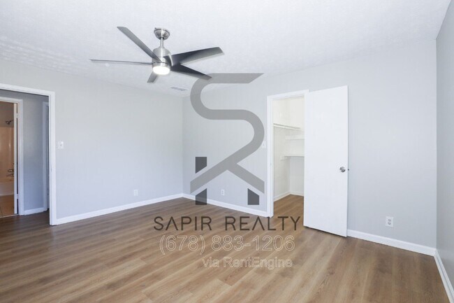 Building Photo - 320 Sprucewood Ct