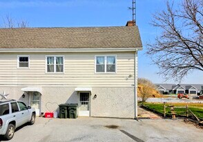 Building Photo - 150 Fruitville Pike