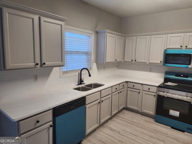 Building Photo - 138 Shady View Pl