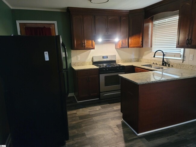 Building Photo - 413 Barclay Ave