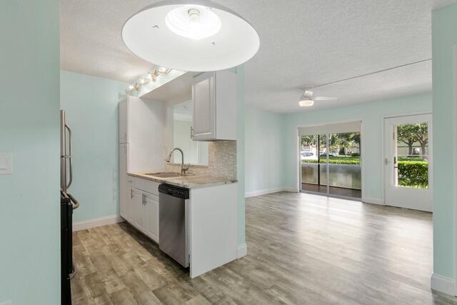 Building Photo - 6479 Chasewood Dr