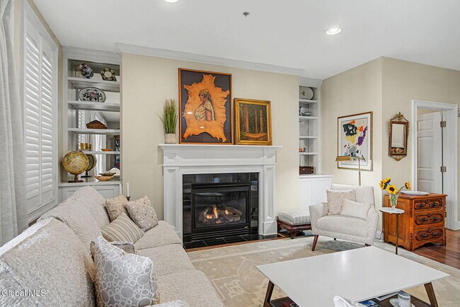 Building Photo - 87 Railroad Pl